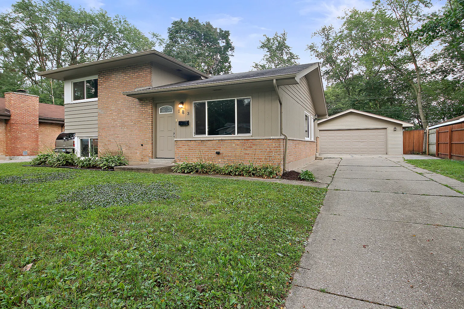 183 Westwood Dr photo 1