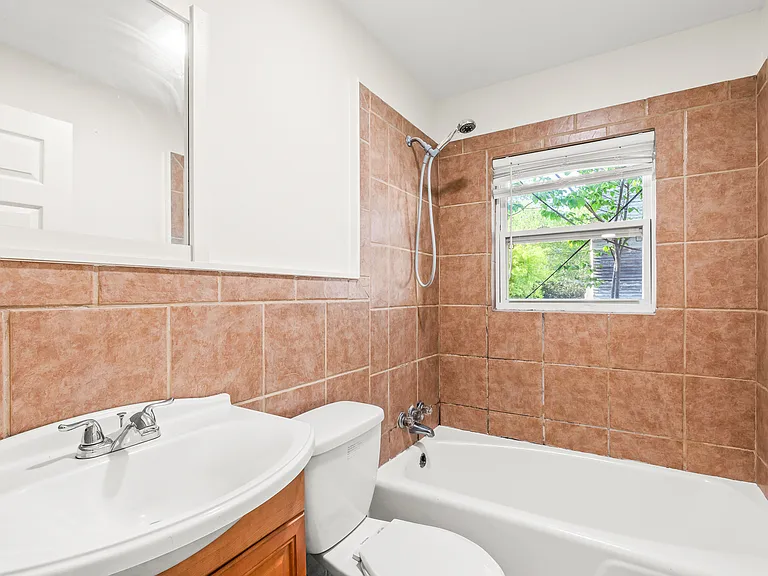 307 Springdale Dr #B — Photo 14
