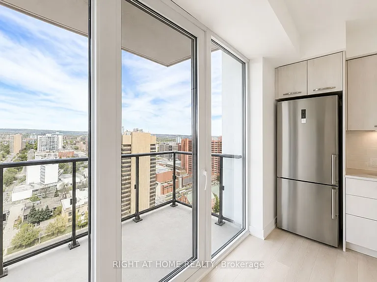 75 James St S #2614 — Photo 3