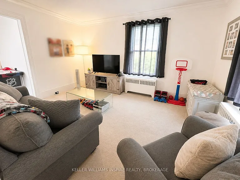 22 McColl St #A — Photo 6