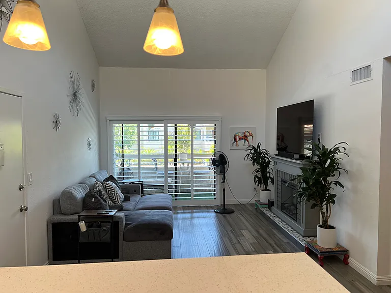 25035 Peachland Ave #276 — Photo 2