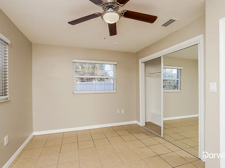 1521 Burgess Ct — Photo 12