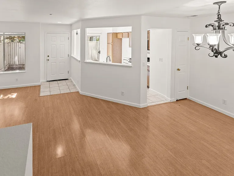 6125 Lambeck Ln — Photo 17