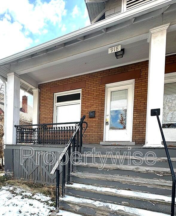 1st image of 918 E Laird Ave S