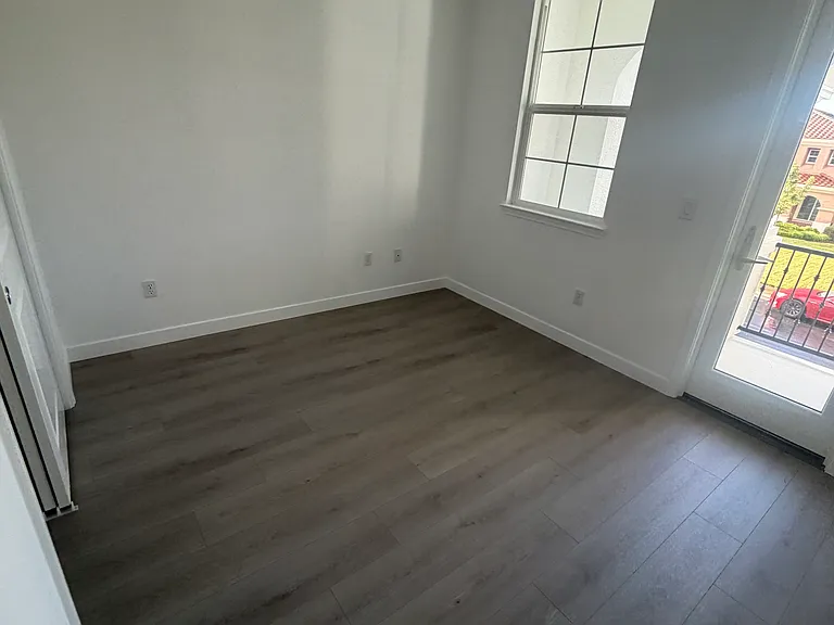 109 Cropton Ct — Photo 27