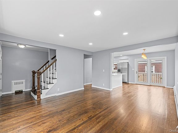 3rd image of 474 Roy Street
