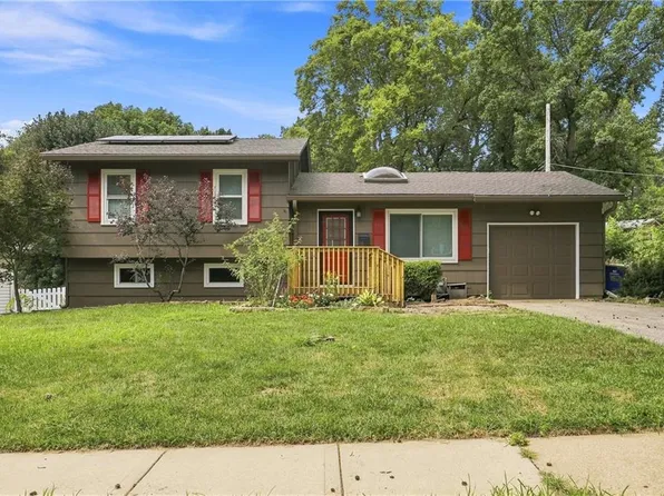 7310 Stearns St, Shawnee, KS 66203