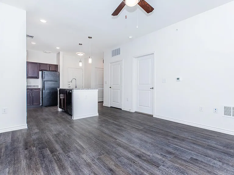 Richcrest Apartments — Photo 22