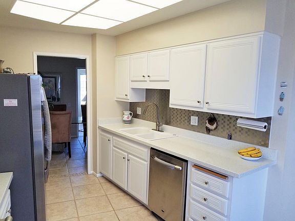 5th image of 10826 W Willowbrook Dr