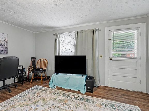 5th image of 809 Arthur Ave