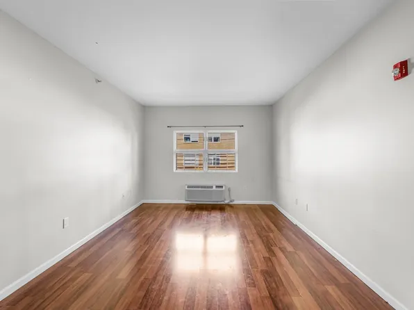 845 Newark Avenue image 7 of 26