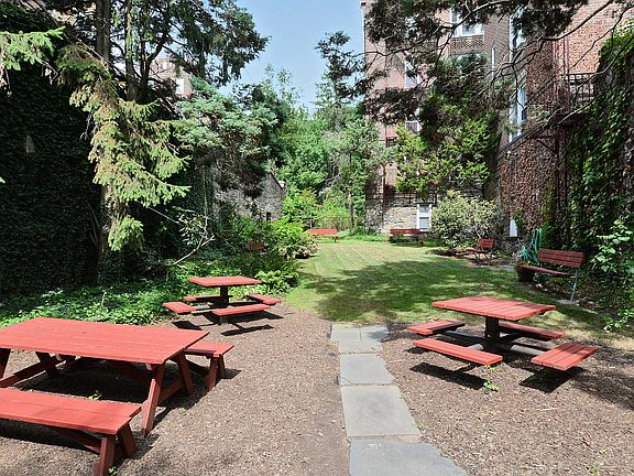 2nd image of 1468 Midland Ave APT 5C