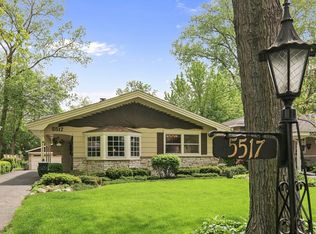 5517 Washington St, Downers Grove, IL 60516