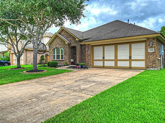 4th image of 2606 Chinaberry Park Ln