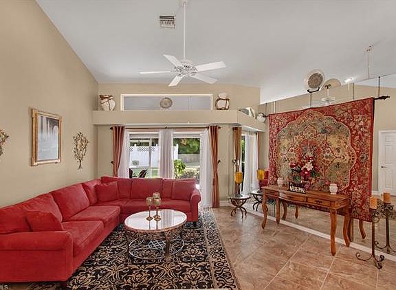 2nd image of 11801 Woodshire Cir