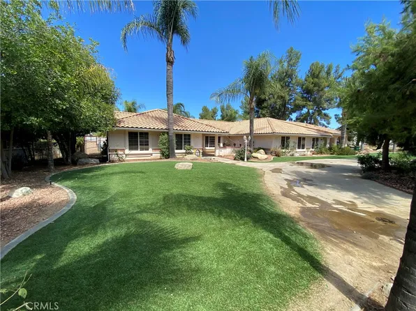 25381 Charina Ln, Homeland, CA 92548