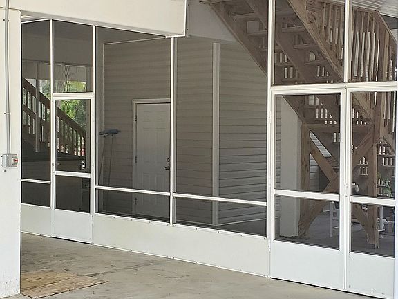 Main level screened in area