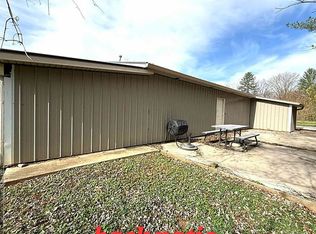 2450 Rabbitsville Rd, Mitchell, IN 47446