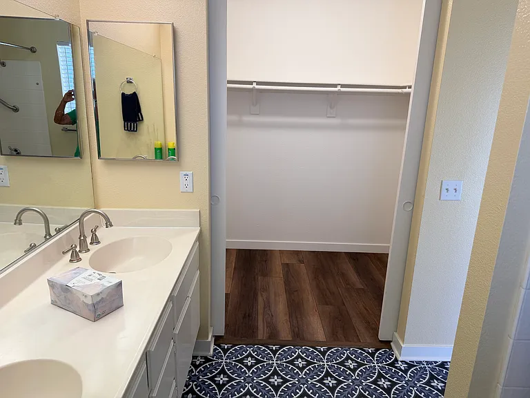 3142 W James St — Photo 18