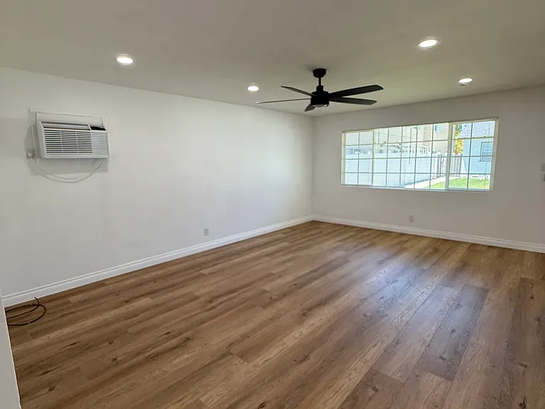 4316 Howard Ave — Photo 5