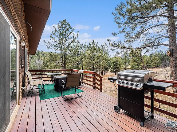 3rd image of 571 Yellow Pine Drive