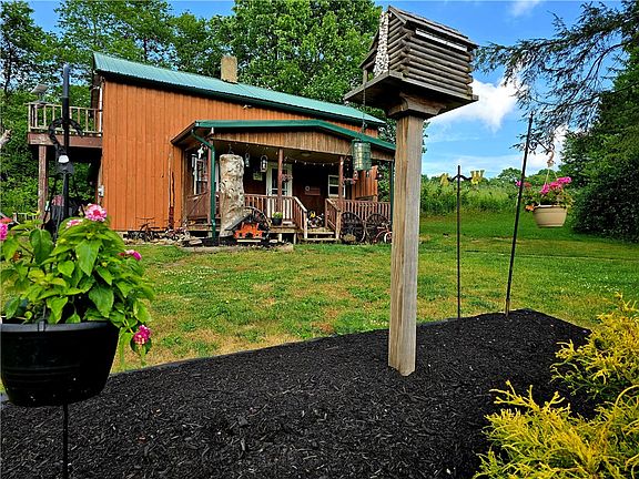 4th image of 228 Sandmine Ln