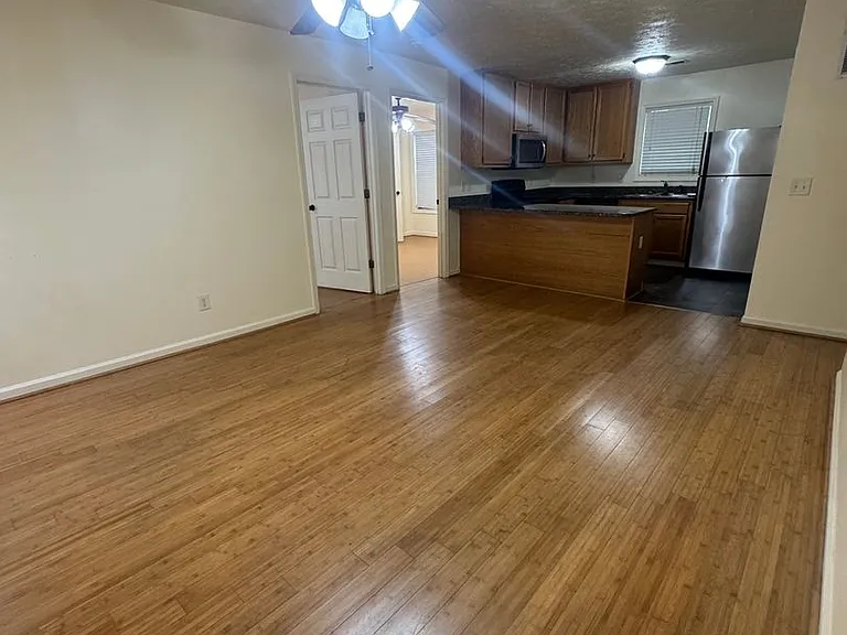 449 N Donahue Dr #C21 — Photo 12