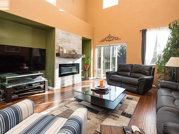 3rd image of 6683 Abbotswood Dr