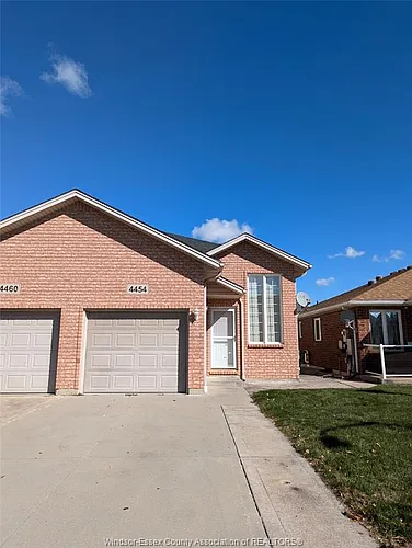 4454 Tumbleweed Cres Photo 1