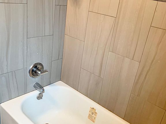 Shower/Tub
