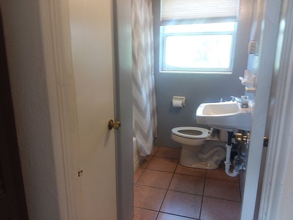 4th image of 314 S Lakewood Dr