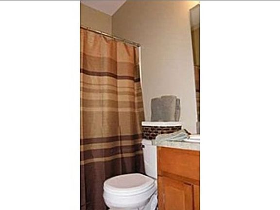 5th image of 42789 Richmond Dr