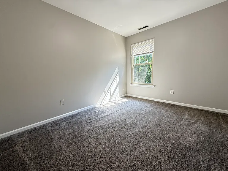 4206 Waltham Ct — Photo 7