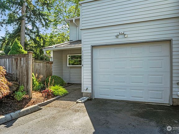 2nd image of 5515 Bridgeport Way W #A
