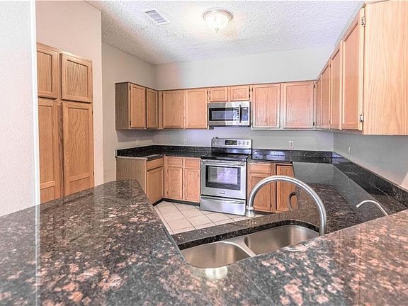 5th image of 807 Sonora Ct