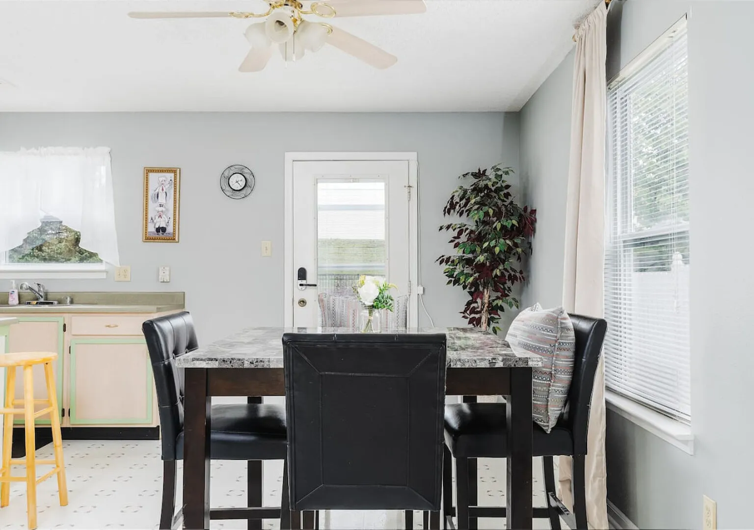 Serene Getaway in Plainfield — Photo 3