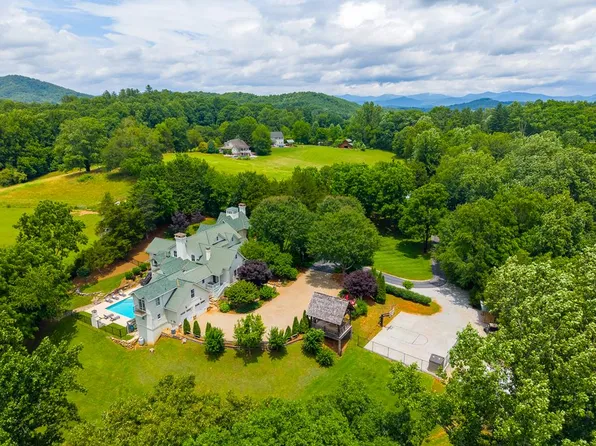 739 Mark Dowdle Rd, Franklin, NC 28734
