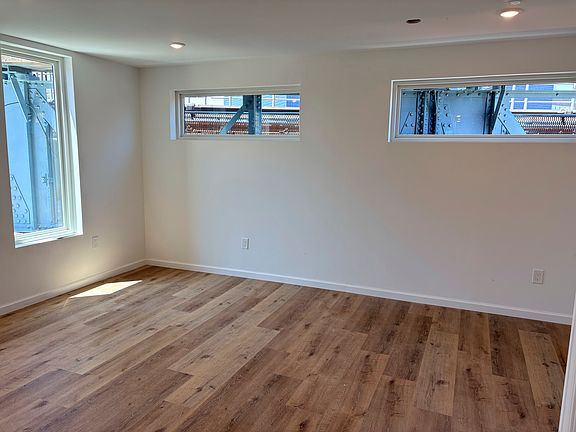 5th image of 2401 Kensington Ave #1