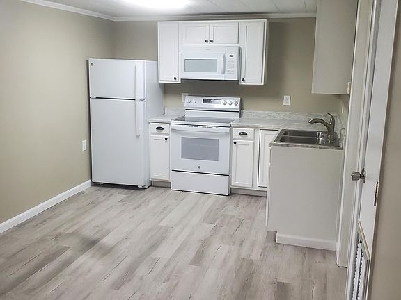 2nd image of 209 1/2 Jeanette St #209-1/2