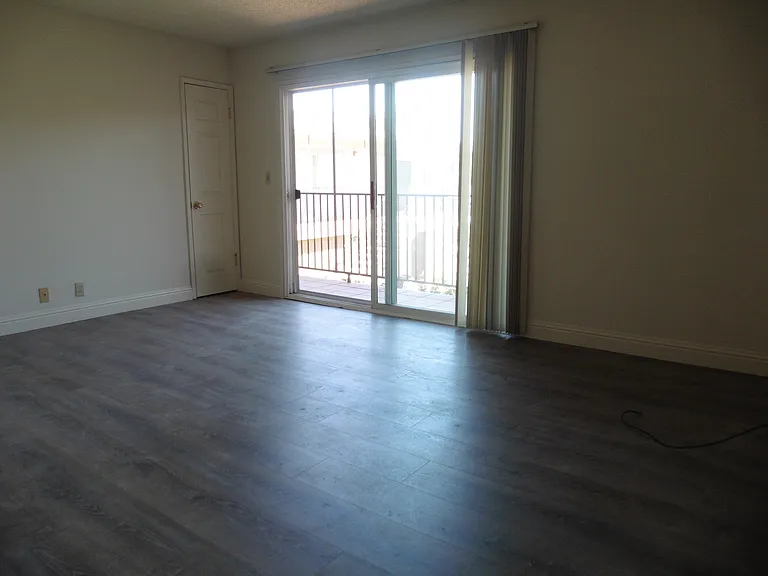 200 Avery Ln #6 — Photo 5