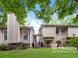 1935 Oakleaf Ct, Lithia Springs, GA 30122