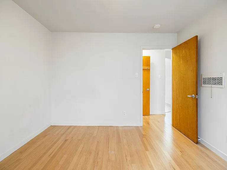 679 Green Street — Photo 15
