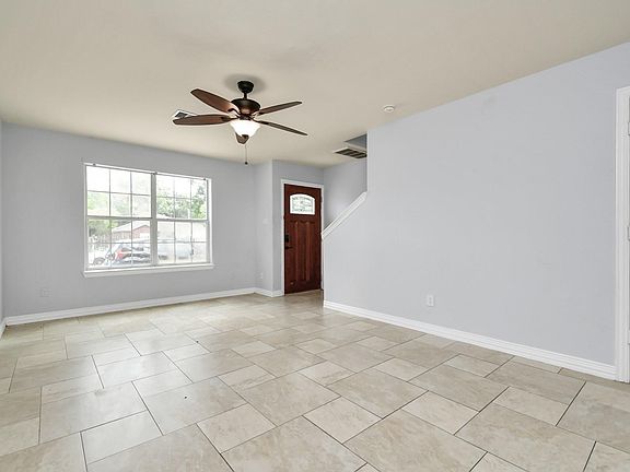 5th image of 10022 Raymondville Rd #B