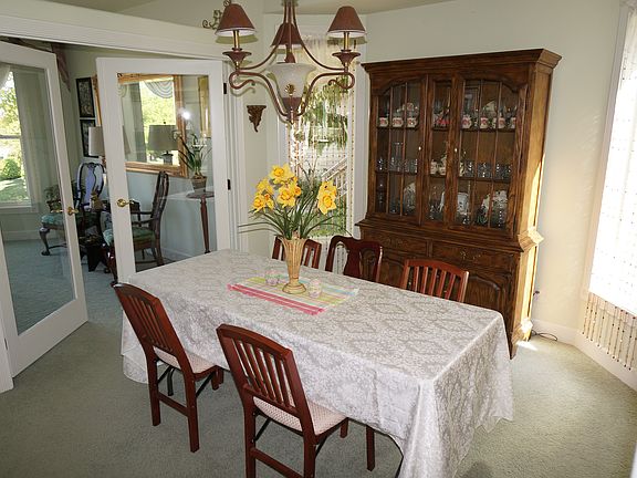 4th image of 183 Kranichwood St