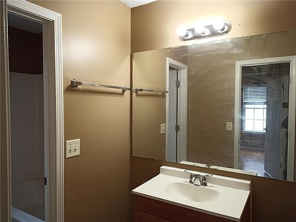 3rd image of 2111 Atkinson Park Dr