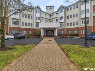 1 King Philip Dr UNIT 301, West Hartford, CT 06117