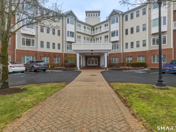 1 King Philip Drive #301, West Hartford, CT 06117