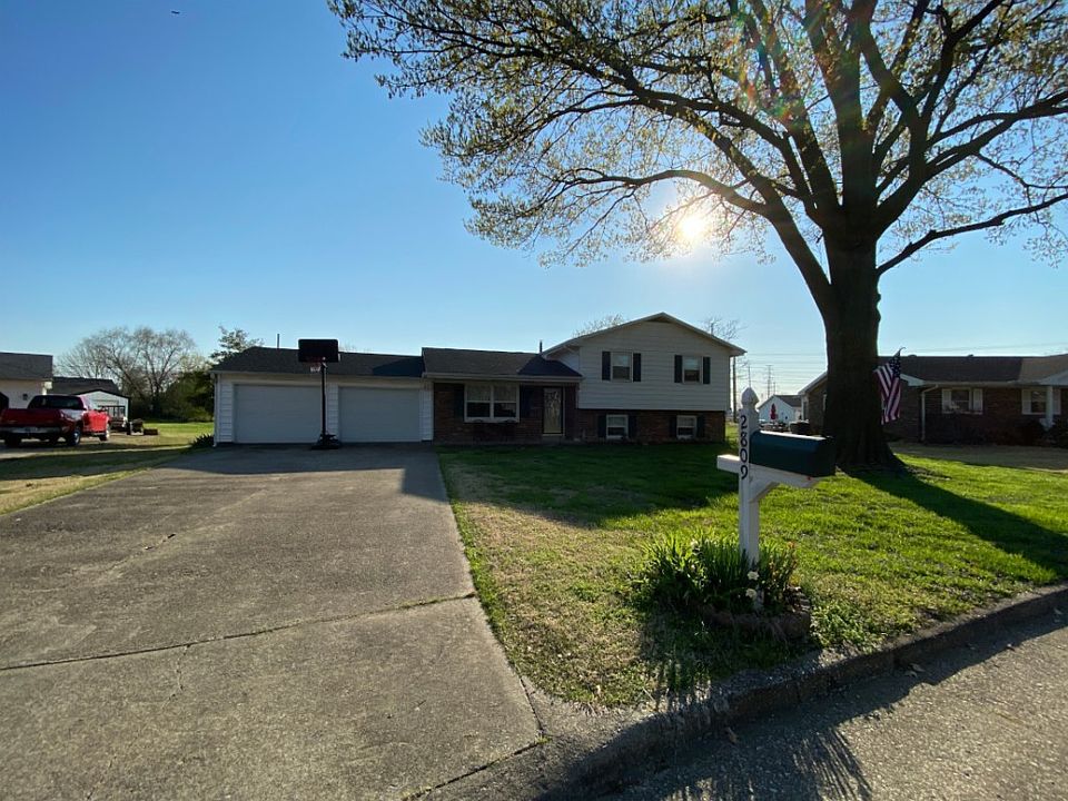 1st image of 2809 Eastbrooke Dr