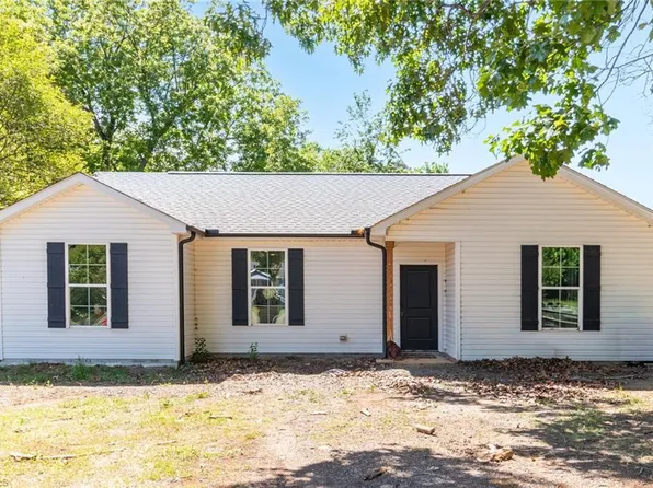 410 S Fayetteville St, Liberty, NC 27298