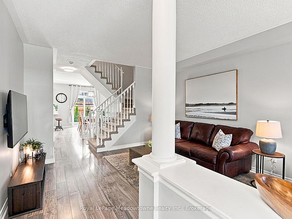 5th image of 140 Laurendale Ave